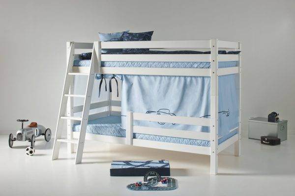 Hoppekids ECO Luxury stapelbed 90x200 cm met twee bedhekjes en schuine ladder, Flexibel lattenbodem, Wit - Afbeelding 2