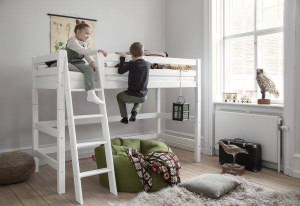 Hoppekids ECO Luxury middenhoog bed 90x200 cm met schuine ladder, Wit - Afbeelding 3