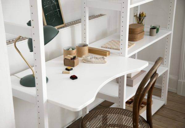 Hoppekids STOREY boekenplank met 3 secties, 14 planken en bureau 80 cm breed, Wit - Afbeelding 2