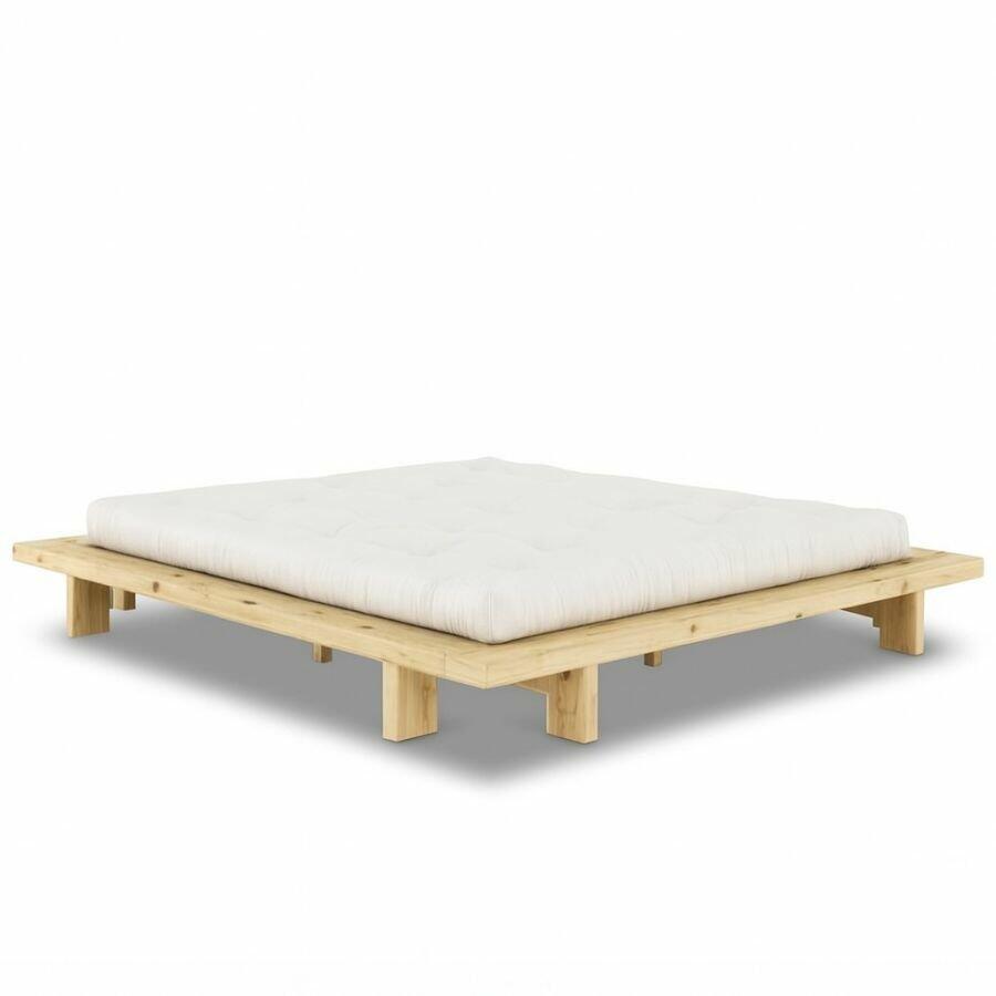 Karup Design futonbed Japan in naturel hout – laag, minimalistisch platformbed met lattenbodem en futonmatras.